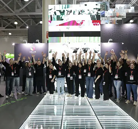 Обложка: >&nbsp;1&nbsp;500 сотрудников.