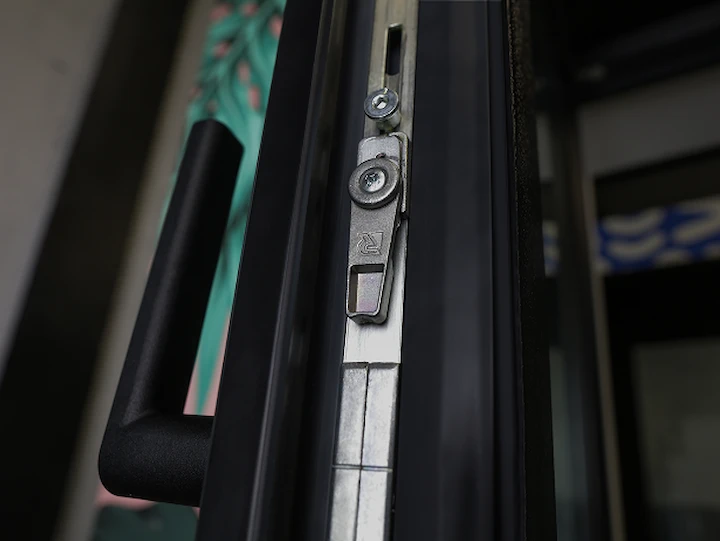 Иллюстрация к Фурнитура