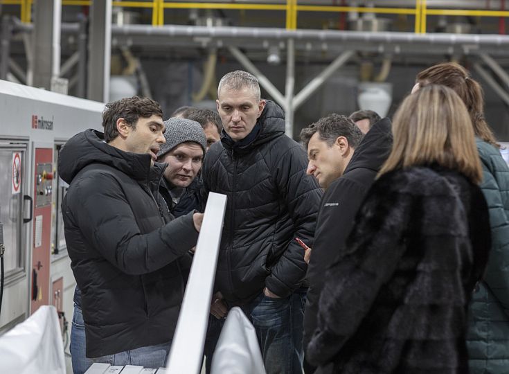 В «Пластике Окон» стартовал сезон «открытых дверей»