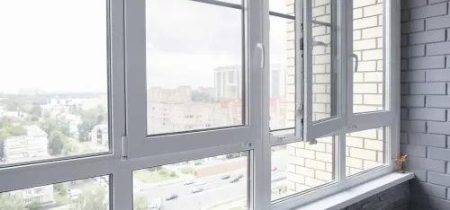 Остекление балконов с крышей.